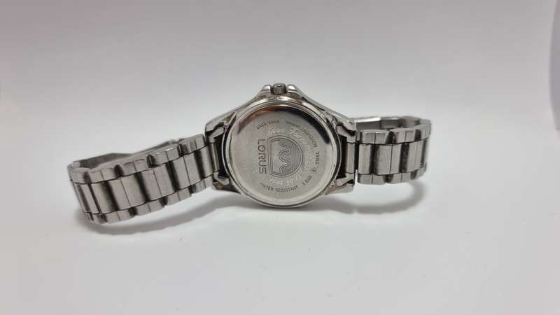 Lorus stainless steel watch V501-X383 (for parts/repair)