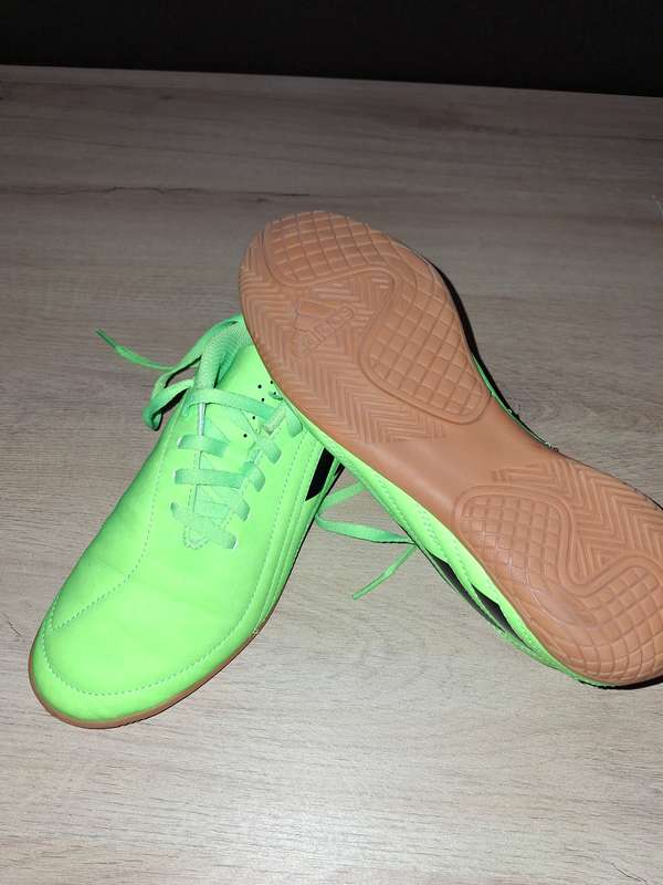 Adidas Deportivo Indoor Soccer boots Size 3.5UK