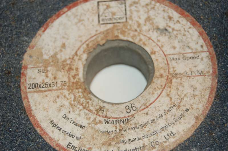 NEW 200MM GRINDING WHEELS FOR MACHINE USE (NOTE SIZE)