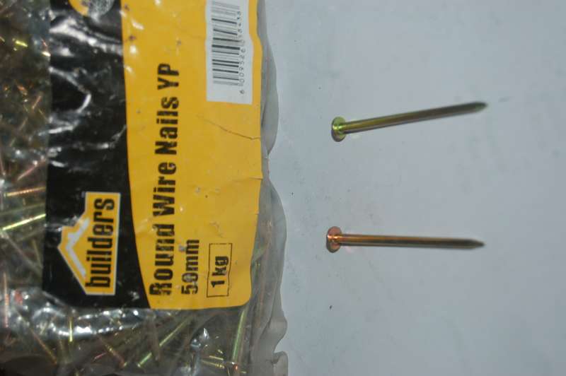 ROUND WIRE NAILS 1KG BUILDERS QUALITY