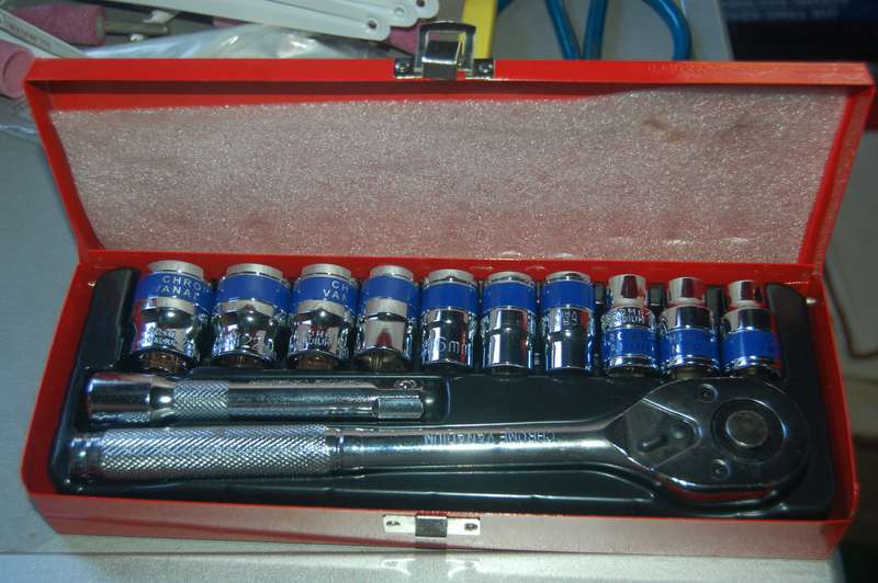 12 PIECE (10MM TO 24MM) CHROME-VANADIUM SOCKET SET 1/2 INCH DRIVE