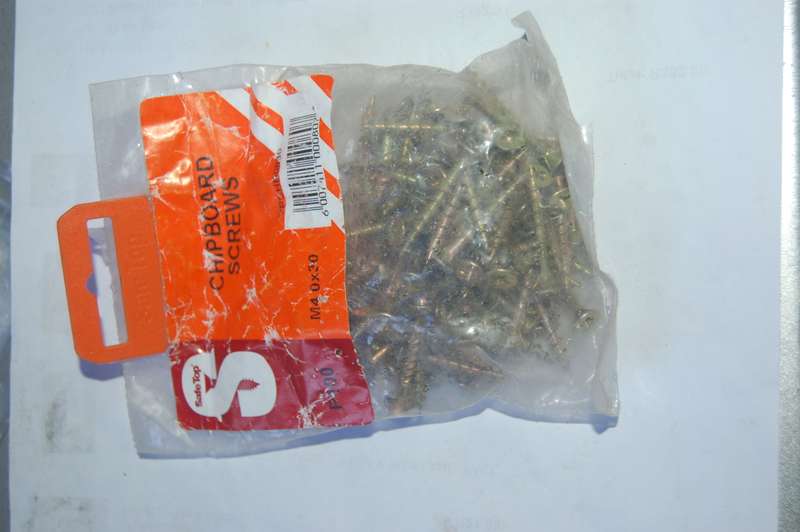 CHIPBOARD SCREWS SIZE 5MM BY 40MM QTY 80 IN BAG