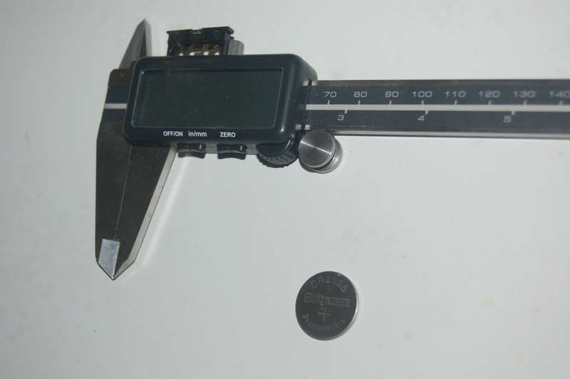 200MM/8" DIGITAL CALIPER IN "AS NEW" CONDITION - DOES REQUIRE A BUTTON BATTERY CR2025