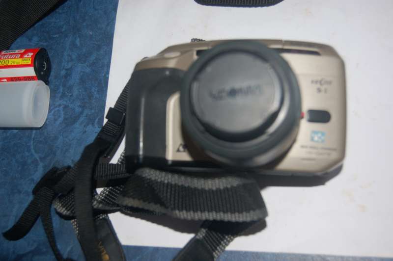 MINOLTA AUTO 115MM WIDE ANGLE FILM CAMERA HAS TWO ZOOM LENSES 28-56MM AND 80-240MM