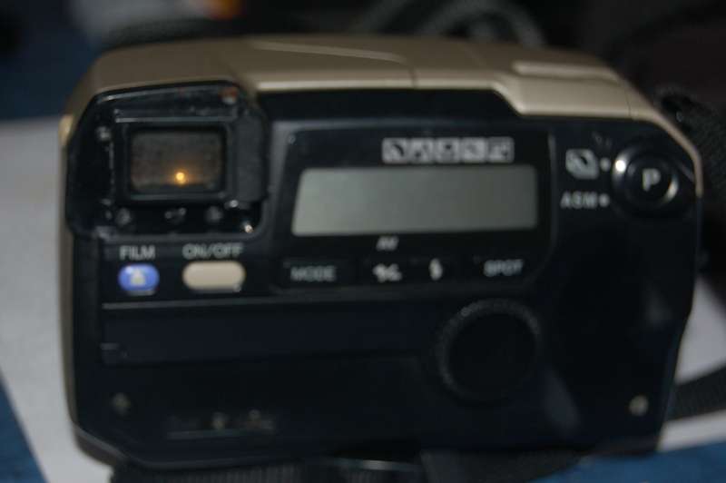 MINOLTA AUTO 115MM WIDE ANGLE FILM CAMERA HAS TWO ZOOM LENSES 28-56MM AND 80-240MM