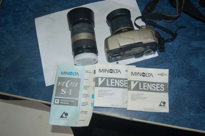 MINOLTA AUTO 115MM WIDE ANGLE FILM CAMERA HAS TWO ZOOM LENSES 28-56MM AND 80-240MM