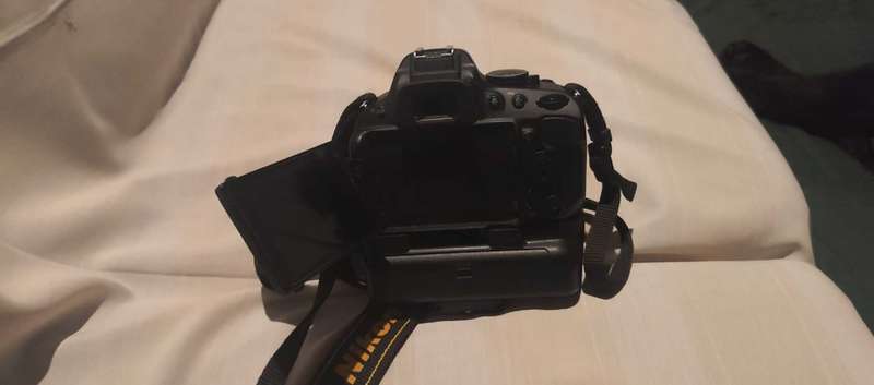 Nikon D5100 dslr with extras