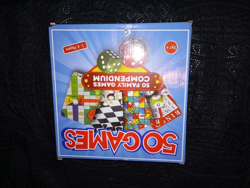 50 Family Games Compendium Set
