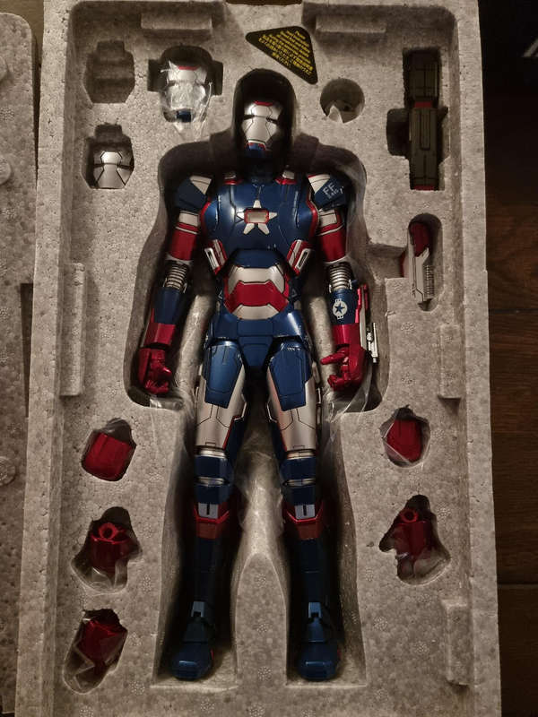Hot Toys Iron Man Iron Patriot, Die Cast, Previously Displayed, MINT in BOX