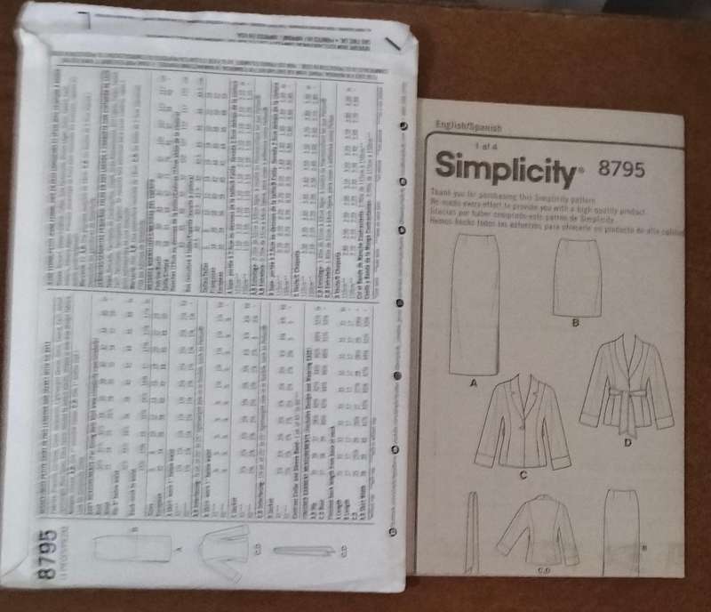 Simplicity S8795 Size 6-14 Uncut Factory Folded Sewing Pattern