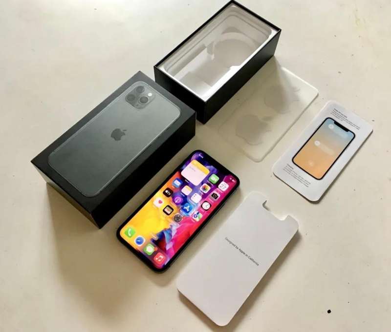 Apple iPhone 11 Pro 64GB grey (very good condition with box & charging cable)