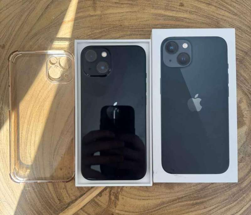 Apple iPhone 13 64GB black (very good condition with box & charging cable)