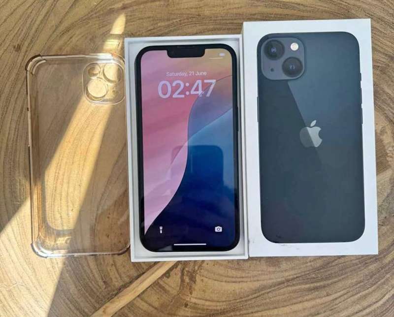 Apple iPhone 13 64GB black (very good condition with box & charging cable)