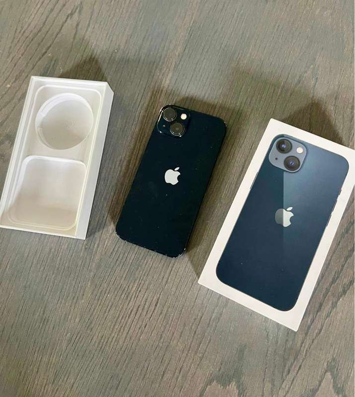 Apple iPhone 13 128GB black (excellent condition with box & charging cable)