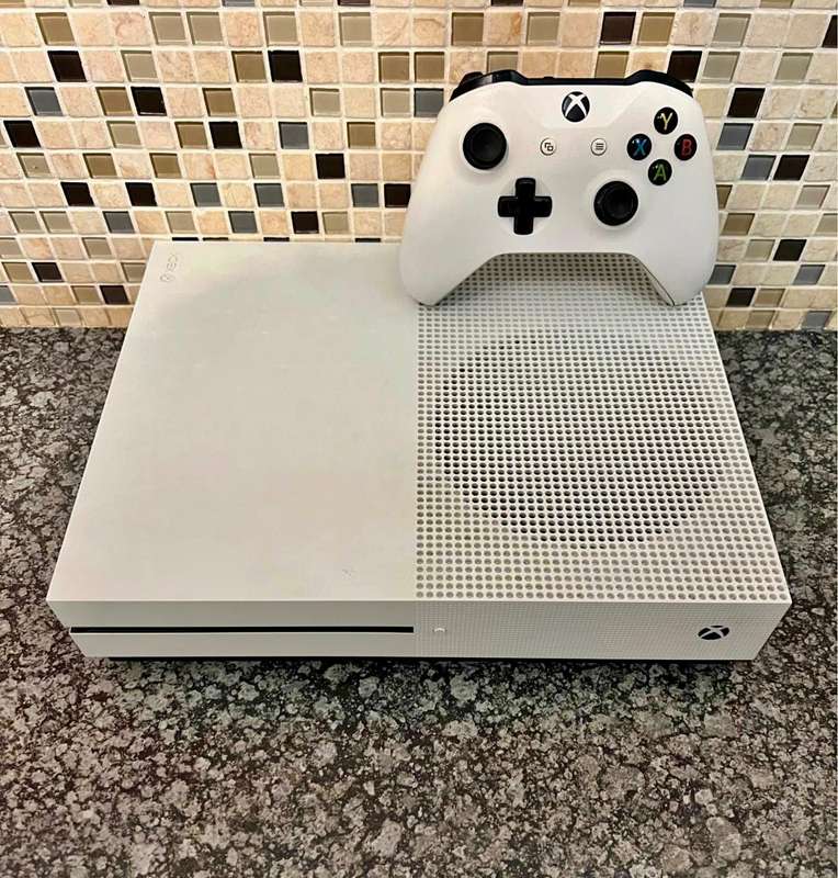 Xbox One S 1TB with 1 controller (good condition)
