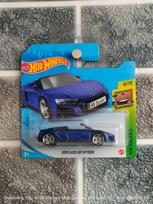 Hot Wheels - 2019 Audi R8 Spyder 1/10