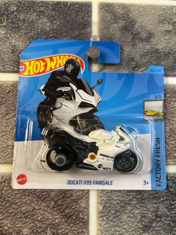 Hot Wheels - Ducati 1199 Panigale Treasure Hunt 164-250