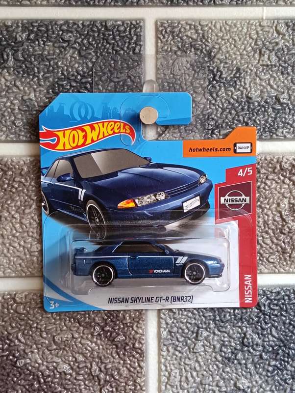 Hot Wheels - Nissan Skyline GT-R BNR32 4/5