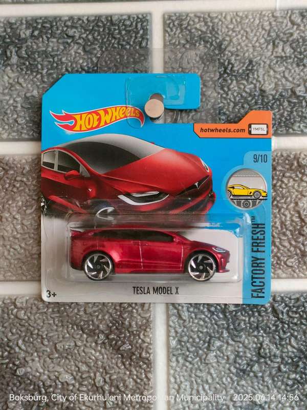 Hot Wheels - Tesla Model X 9/10
