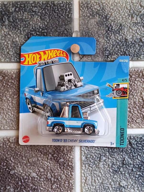 Hot Wheels - Tooned 83 Chevy Silverado 4/5