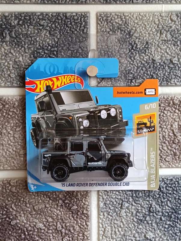Hot Wheels - 15 Land Rover Defender Double Cab 6/10