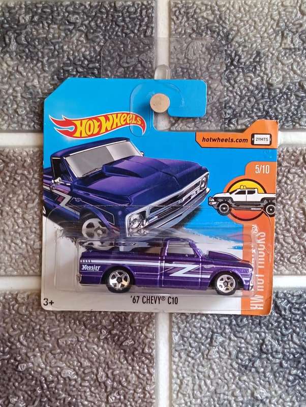 Hot Wheels - 67 Chevy C10 5/10