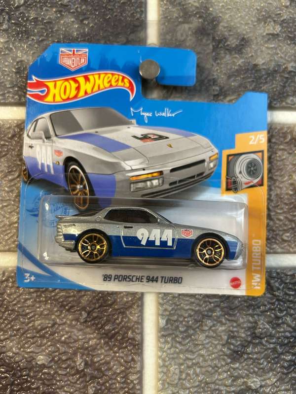 Hot Wheels - '89 Porsche 944 Turbo 2-5