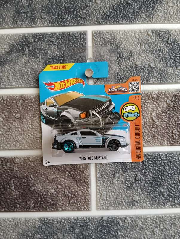 Hot Wheels 2005 Ford Mustang 1/10
