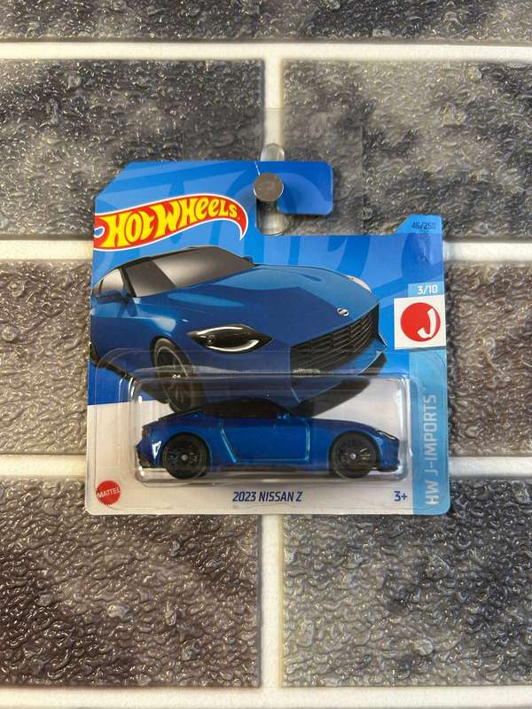 Hot Wheels 2023 Nissan Z 3/10