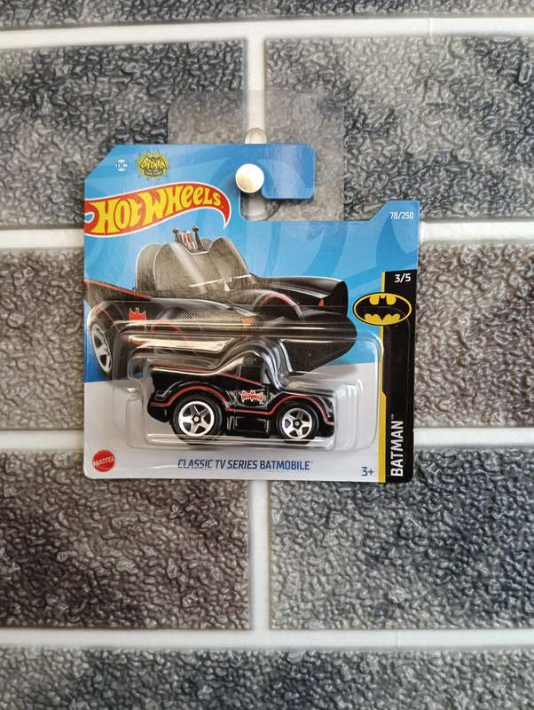 Hot Wheels Classic TV Series Batmobile 3/5