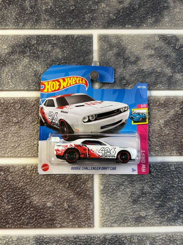 Hot Wheels Dodge Challenger Drift Car 3/5 Drift