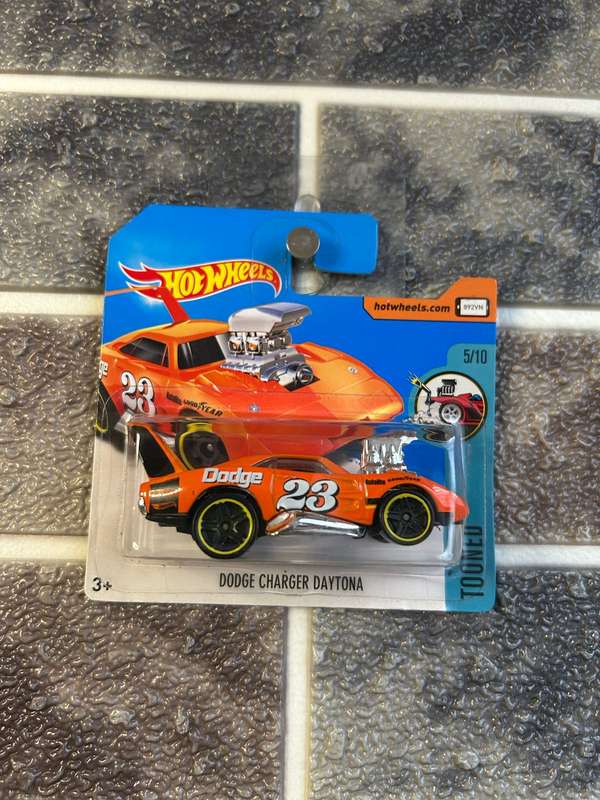 Hot Wheels Dodge Charger Daytona 5/10