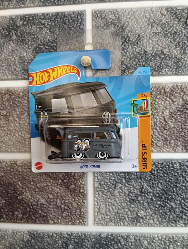 Hot Wheels Kool Kombi Moon Eyes 2/5