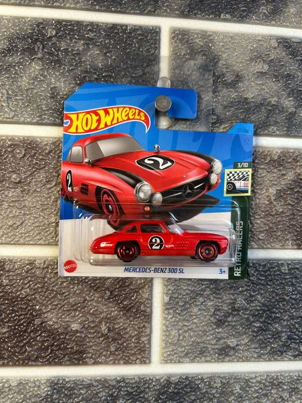 Hot Wheels Mercedes-Benz 300 SL 3/10