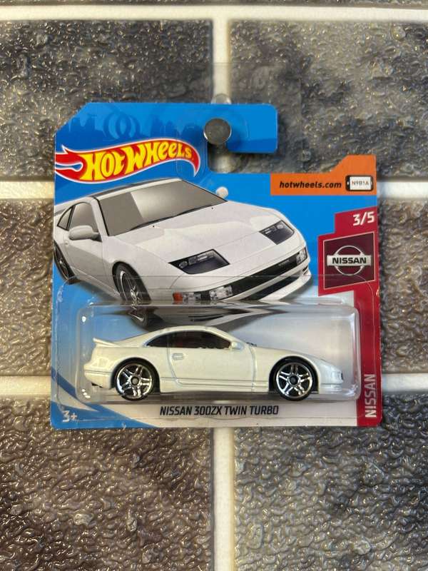 Hot Wheels Nissan 300ZX Twin Turbo 3/5