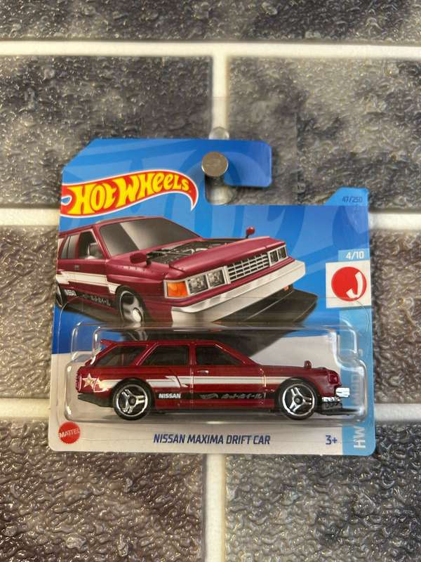 Hot Wheels Nissan Maxima Drift Car 4/10