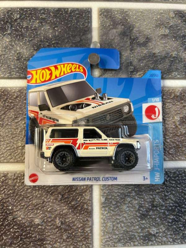 Hot Wheels Nissan Patrol Custom 1/10 J-Imports