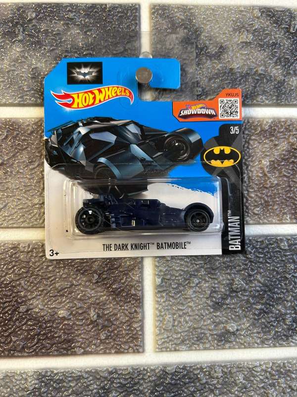 Hot Wheels The Dark Knight Batmobile 3/5