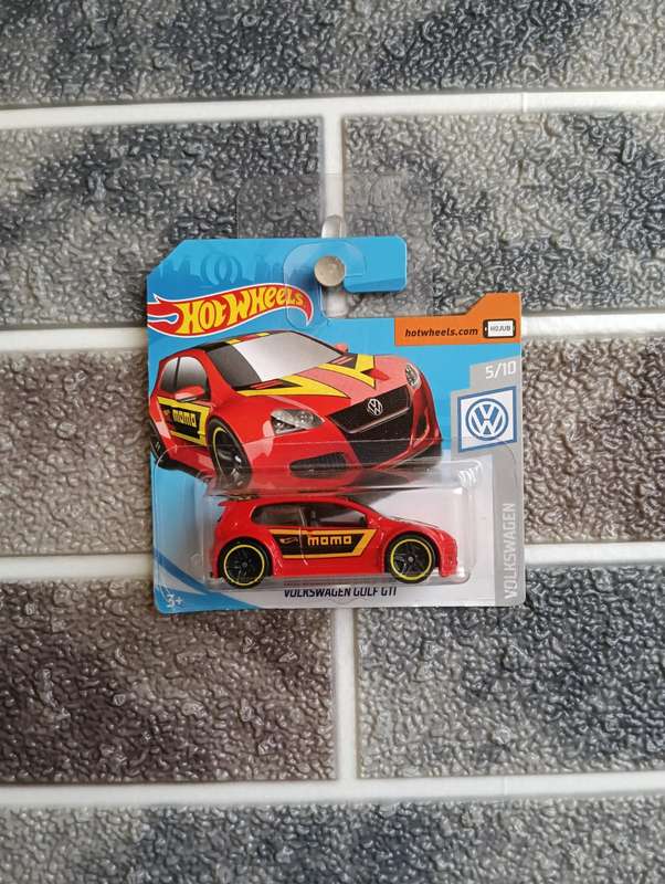 Hot Wheels Volkswagen Golf GT1 5/10