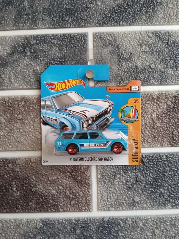 Hot Wheels 17 Datsun Bluebird 510 Wagon 3/5