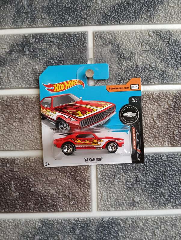 Hot Wheels 67 Camaro 5/5