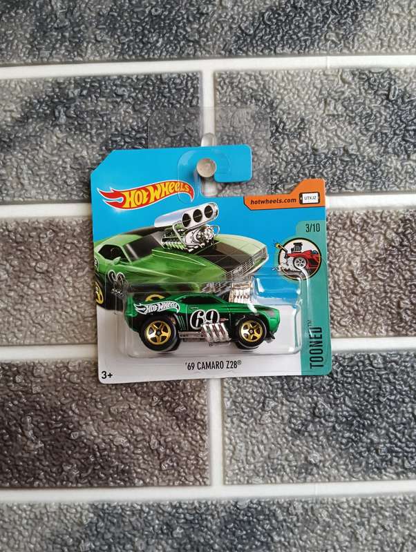 Hot Wheels 69 Camaro Z28 3/10