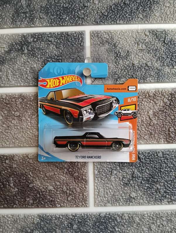 Hot Wheels 72 Ford Ranchero 8/10 Card Creased