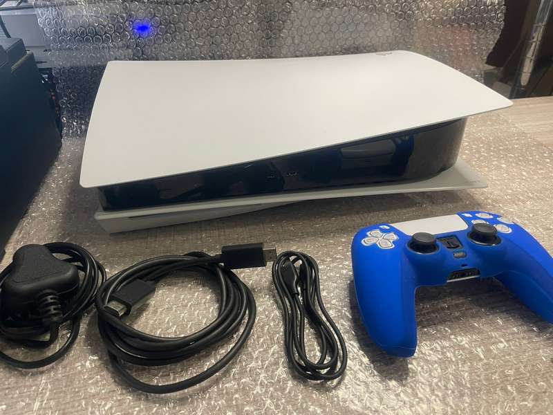 Playstation 5 ( PS5 ) Console Disk Version - Pre-Owned