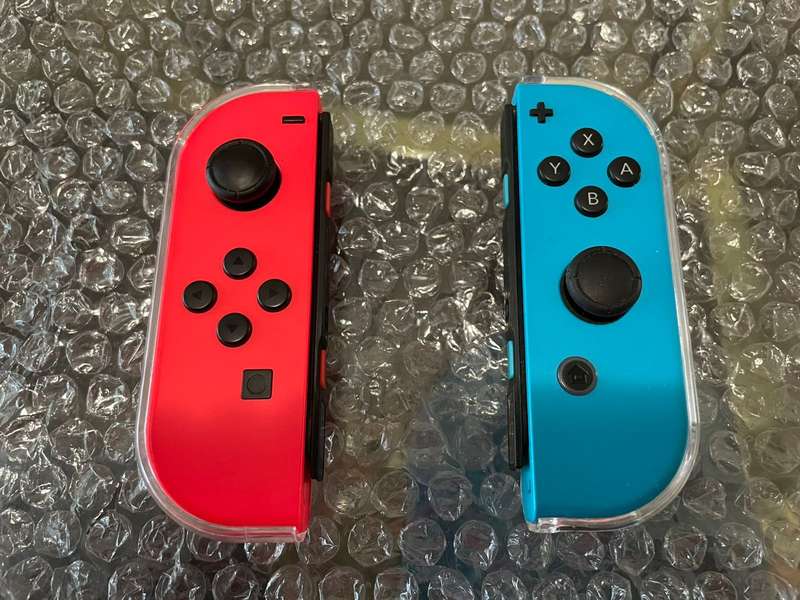 Original Joy-Con controller set for Nintendo Switch - Neon blue and red
