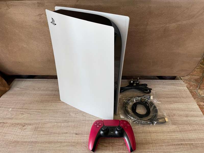 Playstation 5 ( PS5 ) Console Disk Version - Pre-Owned
