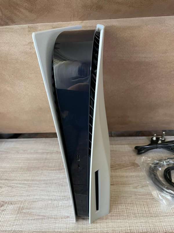 Playstation 5 ( PS5 ) Console Disk Version - Pre-Owned
