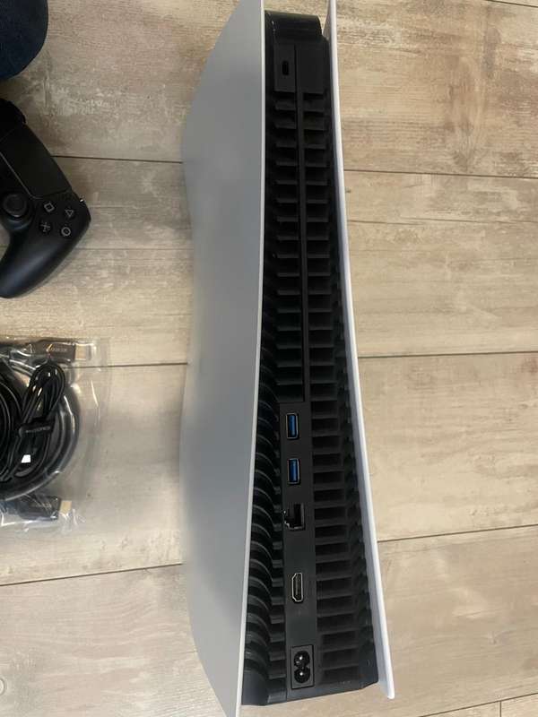 Playstation 5 ( PS5 ) Console Disk Version - Pre-Owned