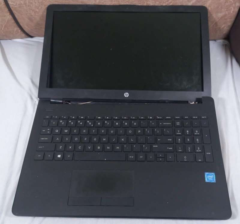 Non-Working HP Laptop for Spare Parts  Auction Starting at R1, No Reserve