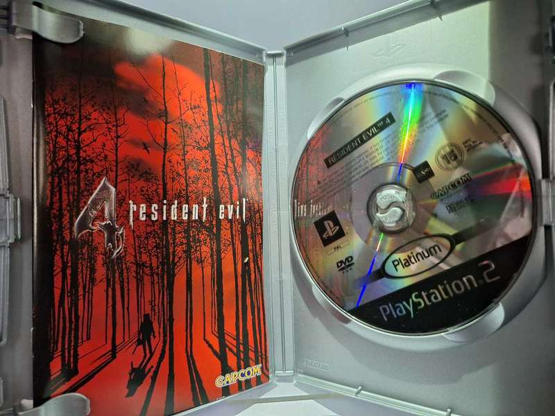 Resident Evil 4 - Platinum (PS2)